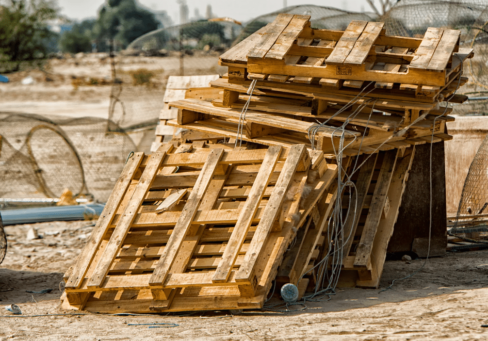pile de palette en bois à recycler