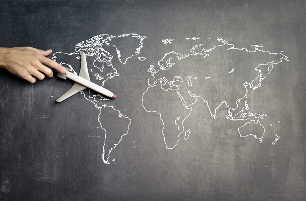 carte monde avec un avion